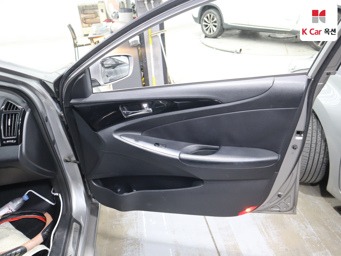 Hyundai Sonata 2010 - Image 29