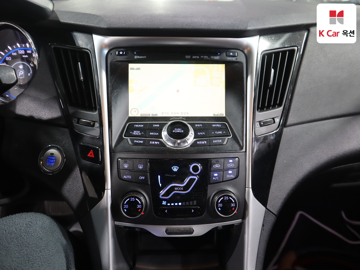 Hyundai Sonata 2010 - Image 6