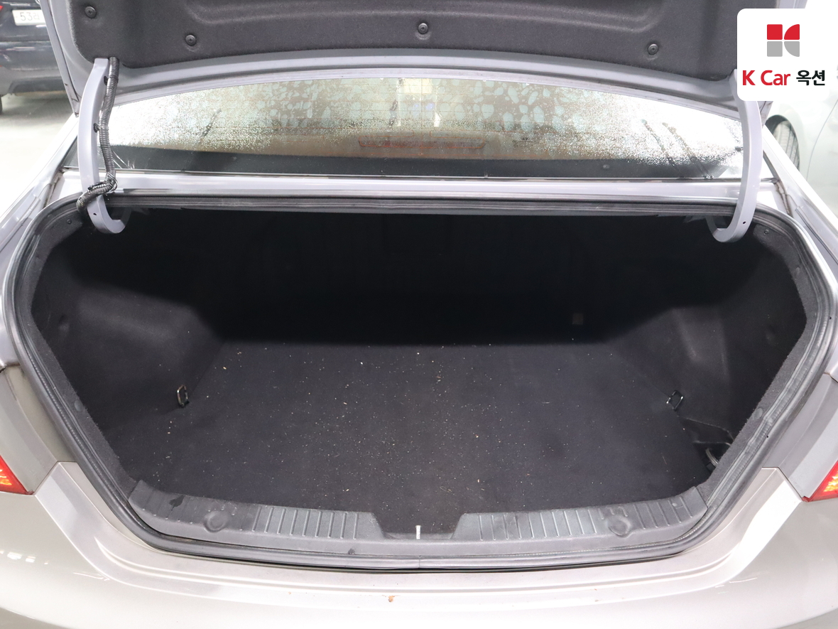 Hyundai Sonata 2010 - Image 26