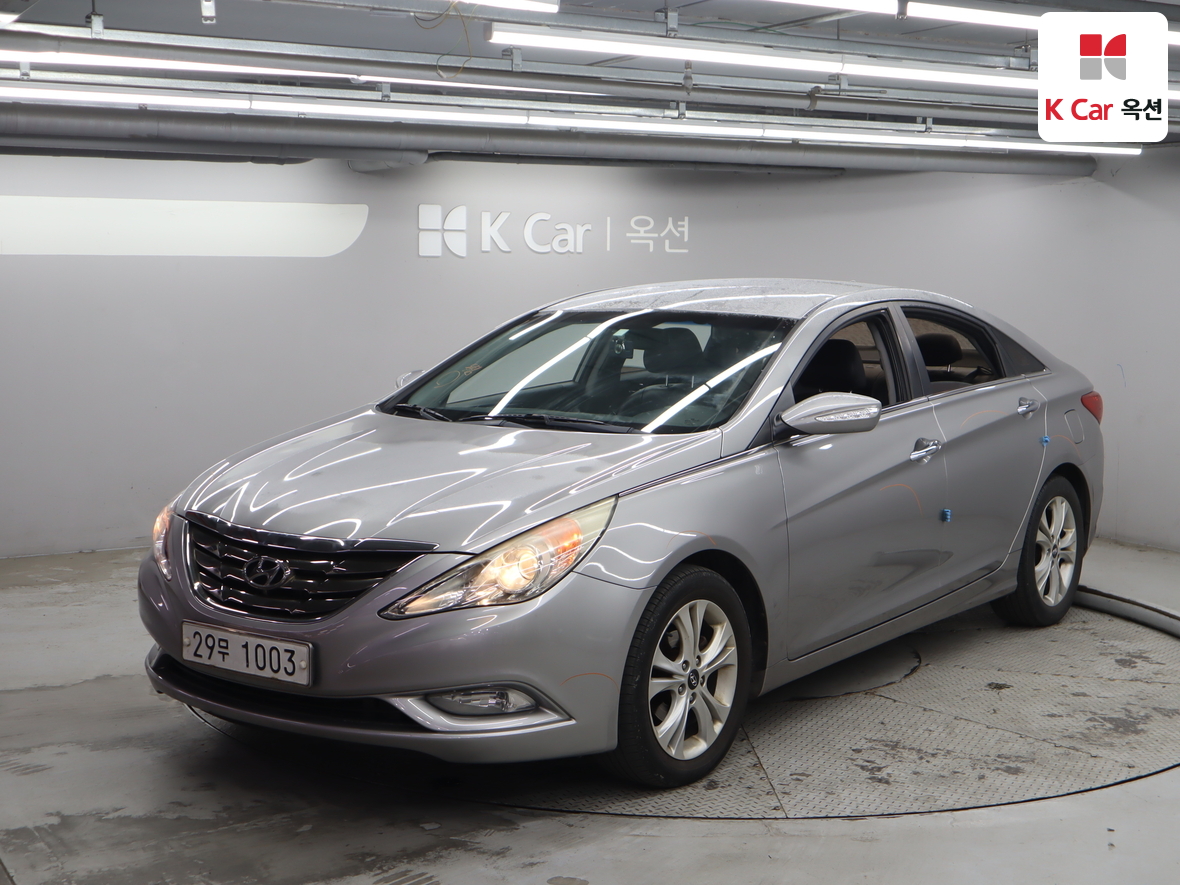 Hyundai Sonata 2010 - Image 1