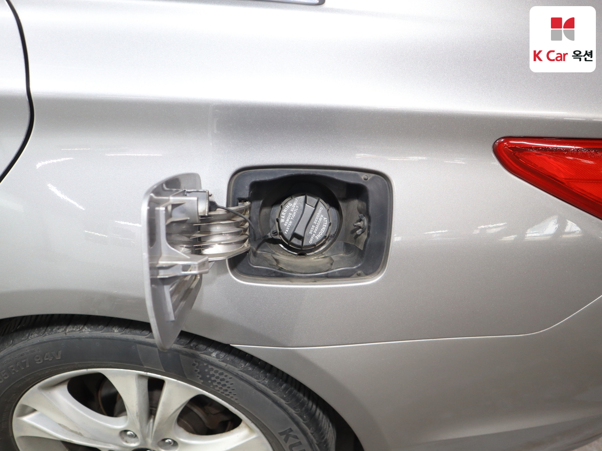 Hyundai Sonata 2010 - Image 25