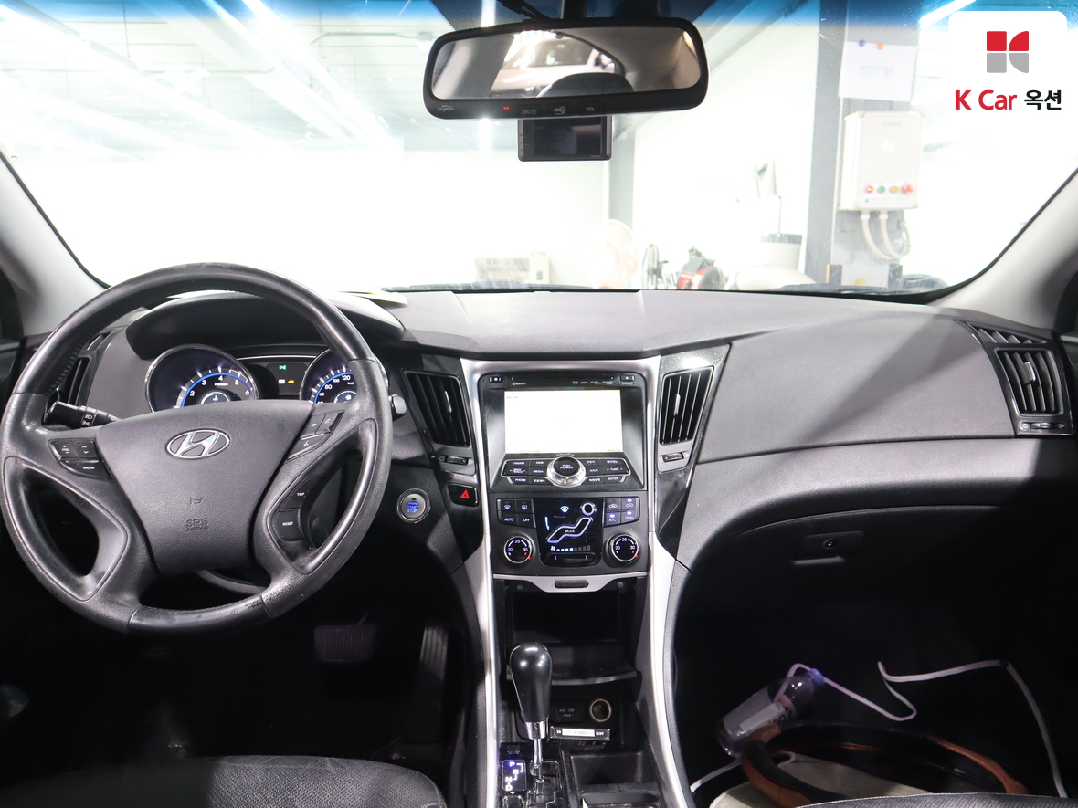 Hyundai Sonata 2010 - Image 3