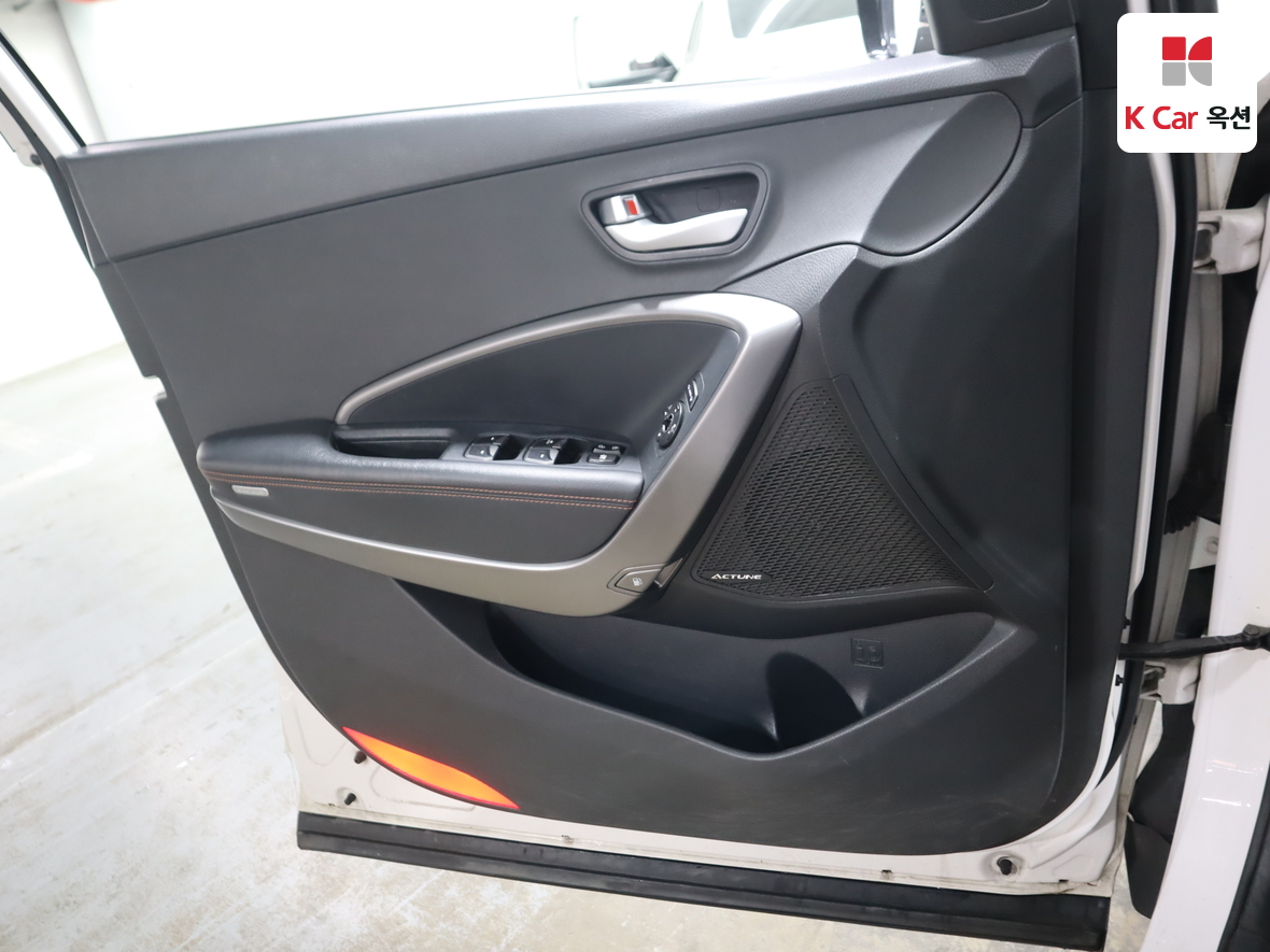 Hyundai Santa Fe 2013 - Image 8