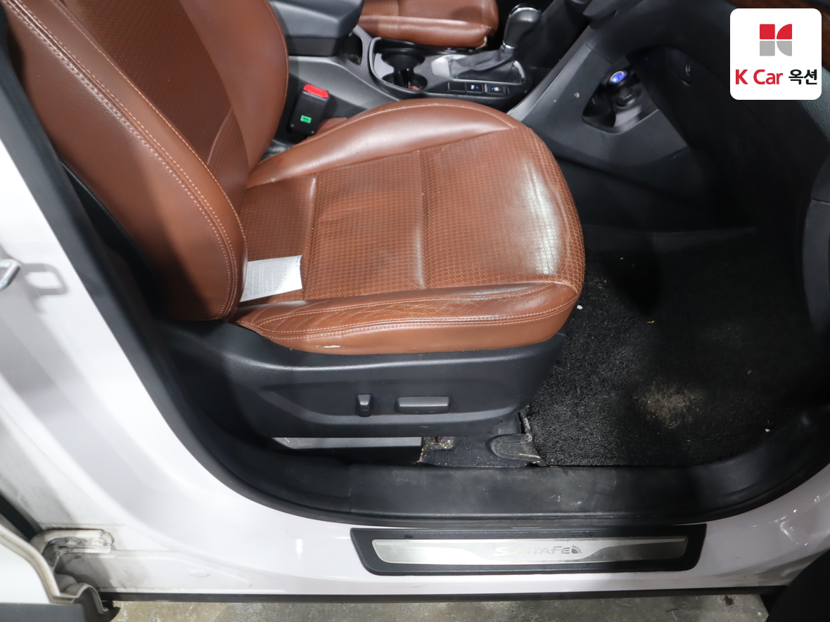 Hyundai Santa Fe 2013 - Image 32