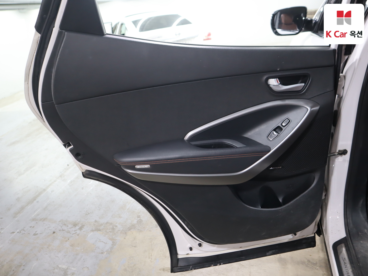 Hyundai Santa Fe 2013 - Image 24