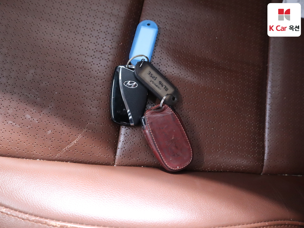 Hyundai Santa Fe 2013 - Image 18