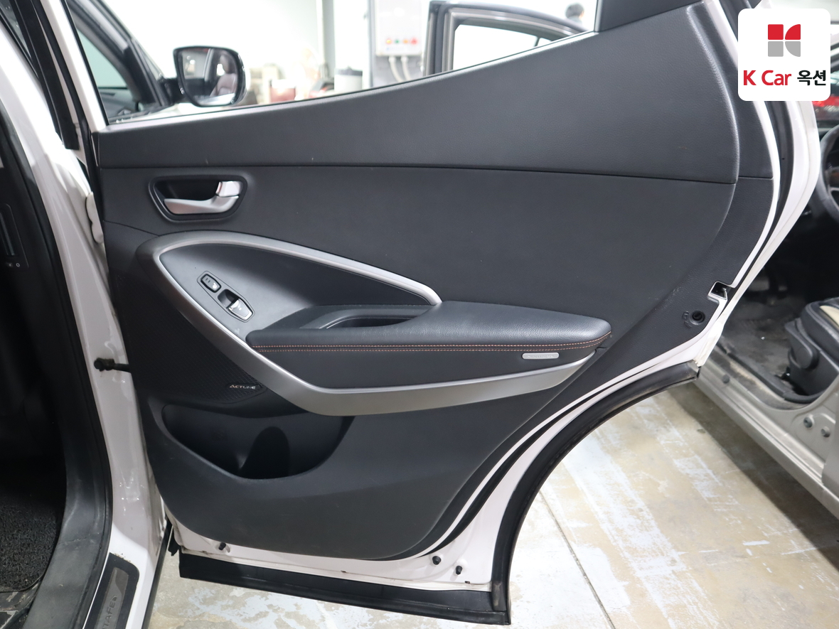 Hyundai Santa Fe 2013 - Image 29