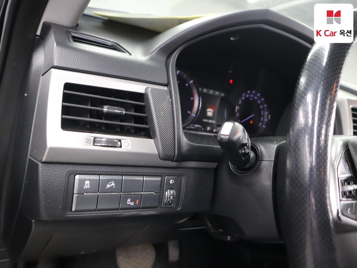 KG Mobility Rexton Sports 2019 - Image 9