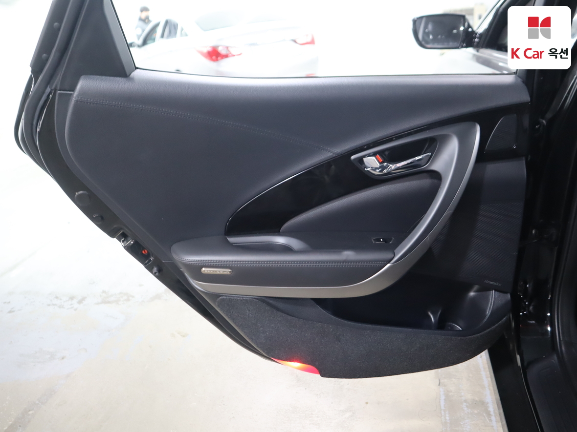 Hyundai AZERA 2012 - Image 23