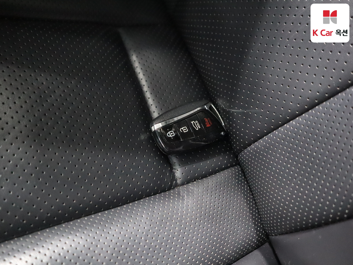 Hyundai AZERA 2012 - Image 17