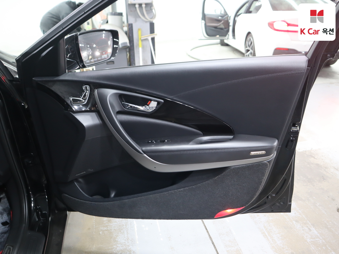 Hyundai AZERA 2012 - Image 30