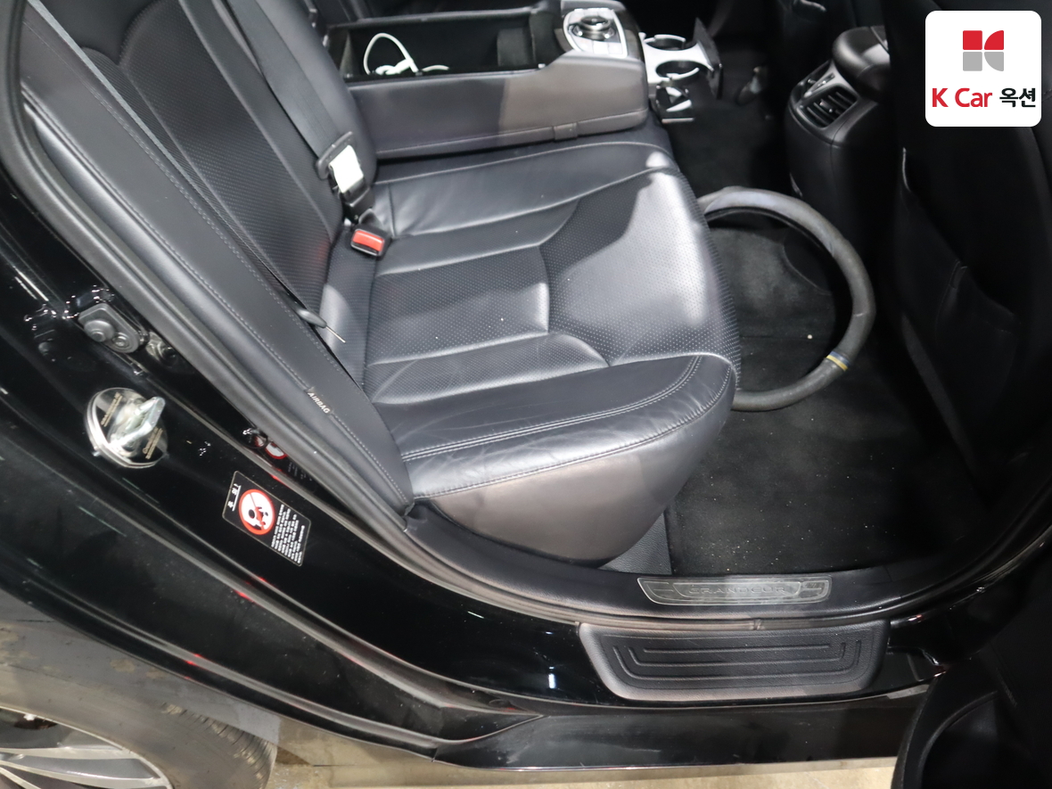 Hyundai AZERA 2012 - Image 29