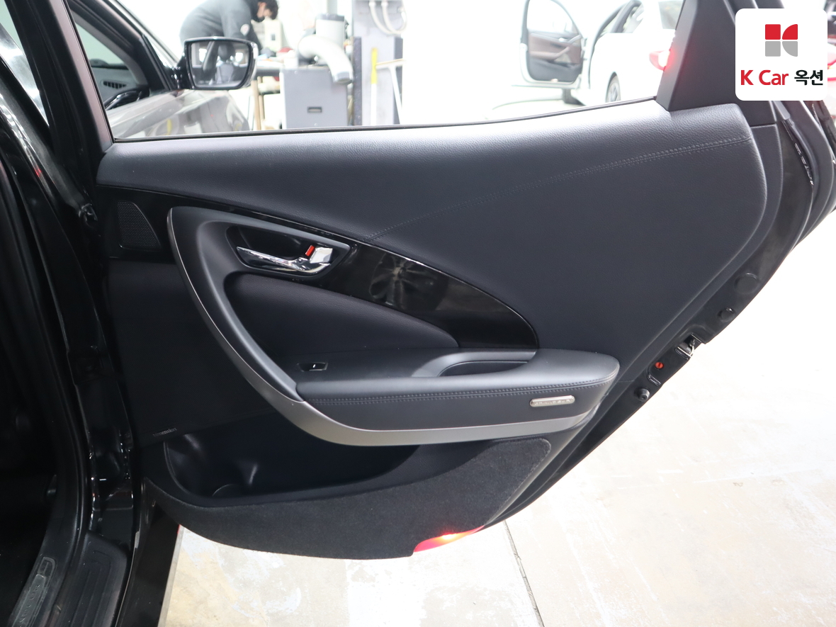 Hyundai AZERA 2012 - Image 28