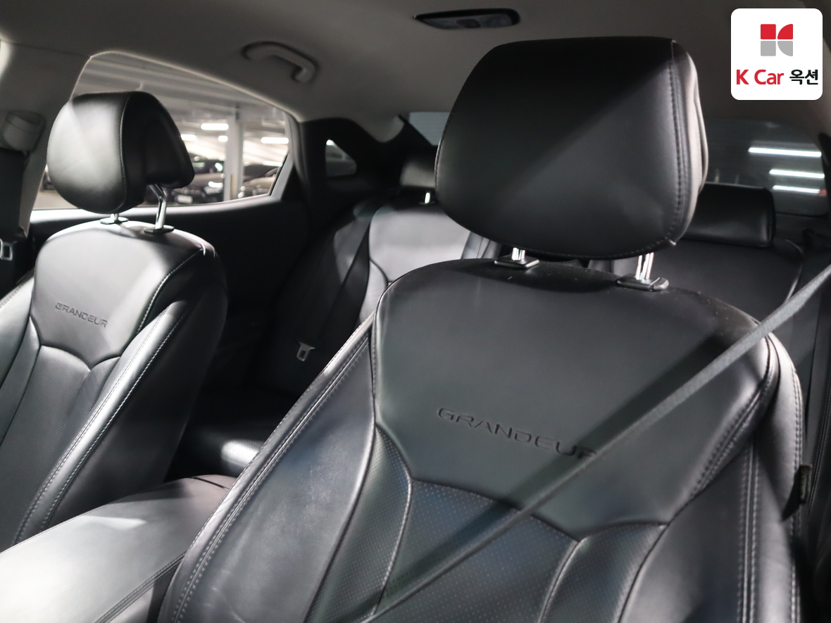 Hyundai AZERA 2012 - Image 19