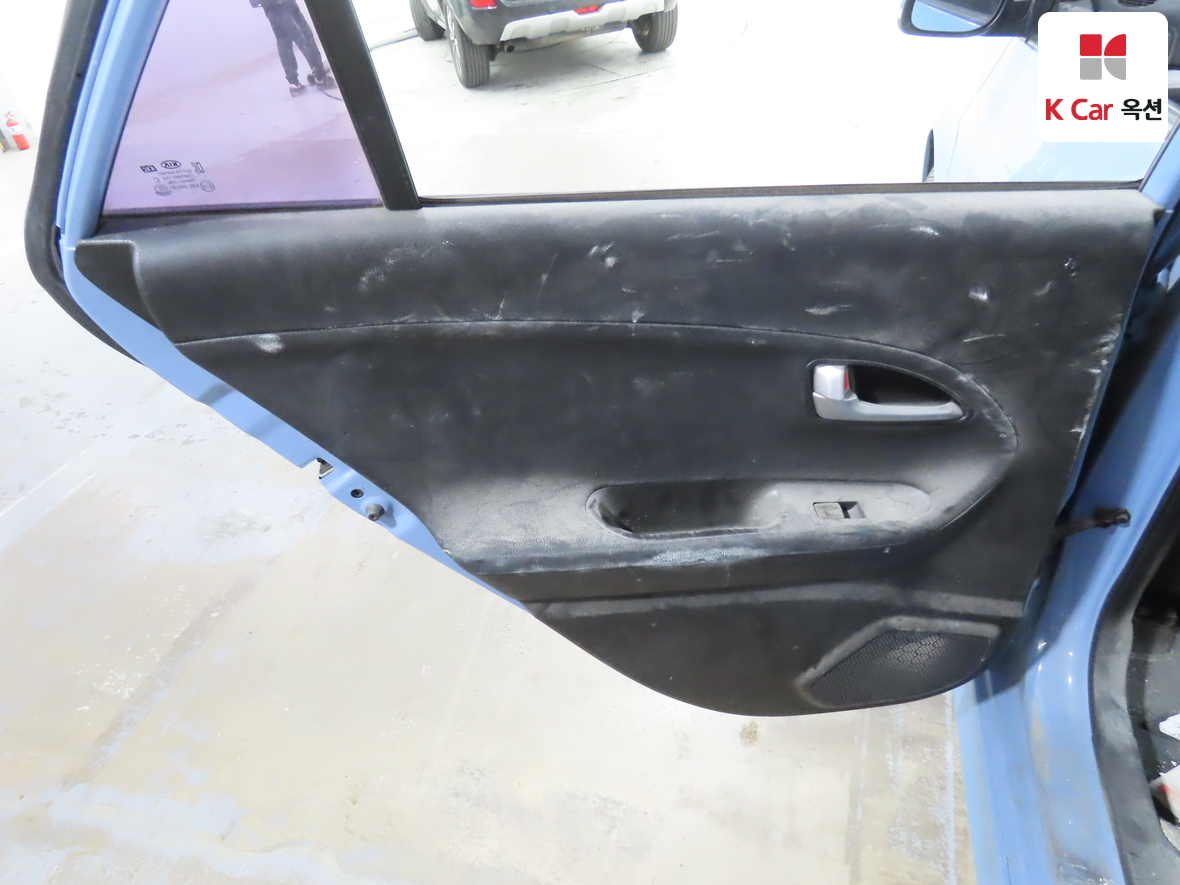 Kia Morning 2015 - Image 21