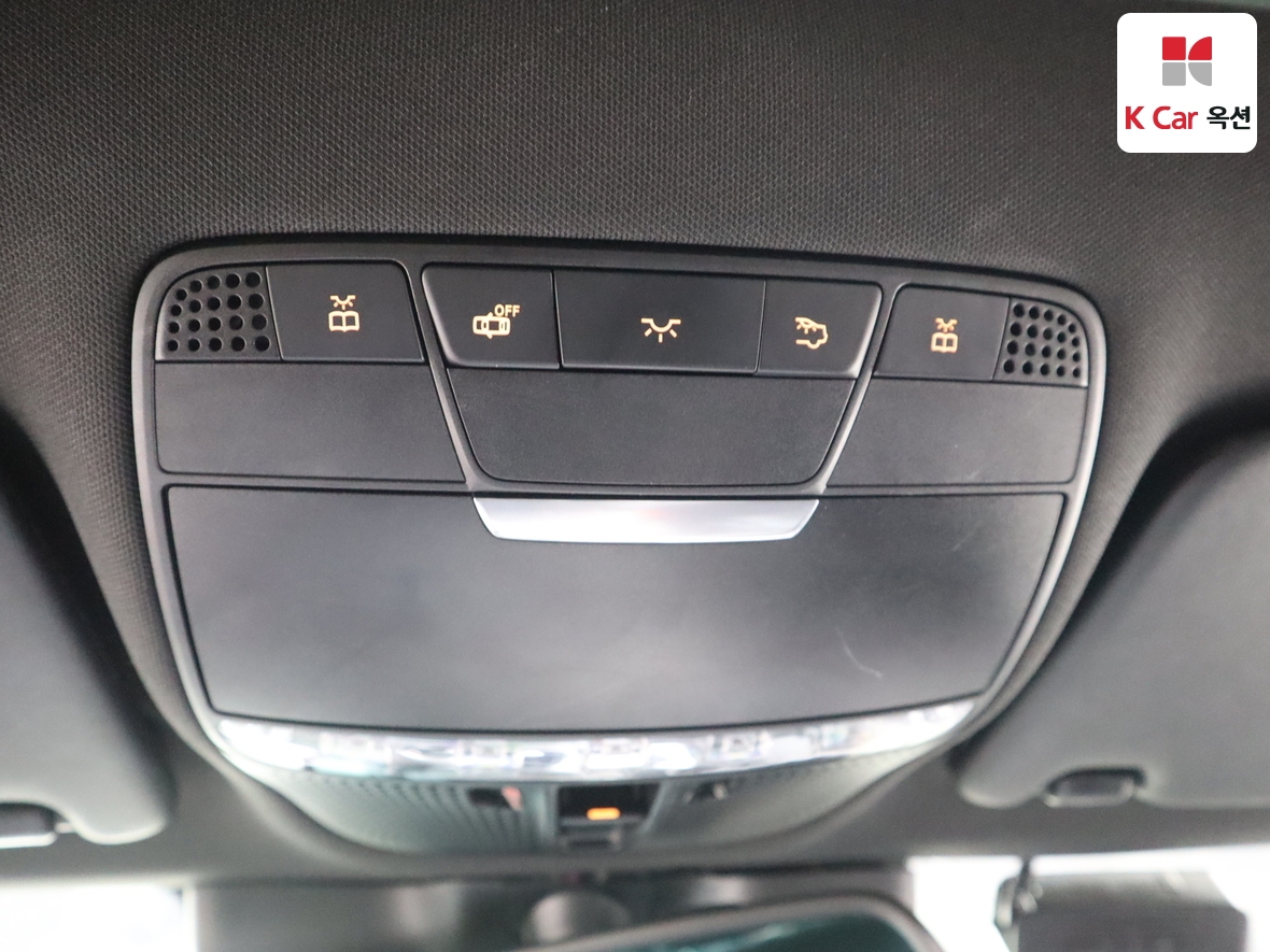 Mercedes-Benz C-Class 2016 - Image 12