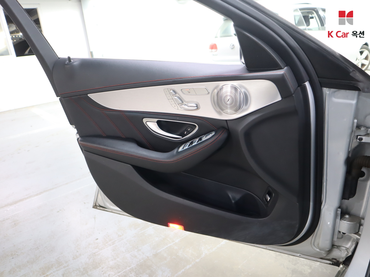 Mercedes-Benz C-Class 2016 - Image 8