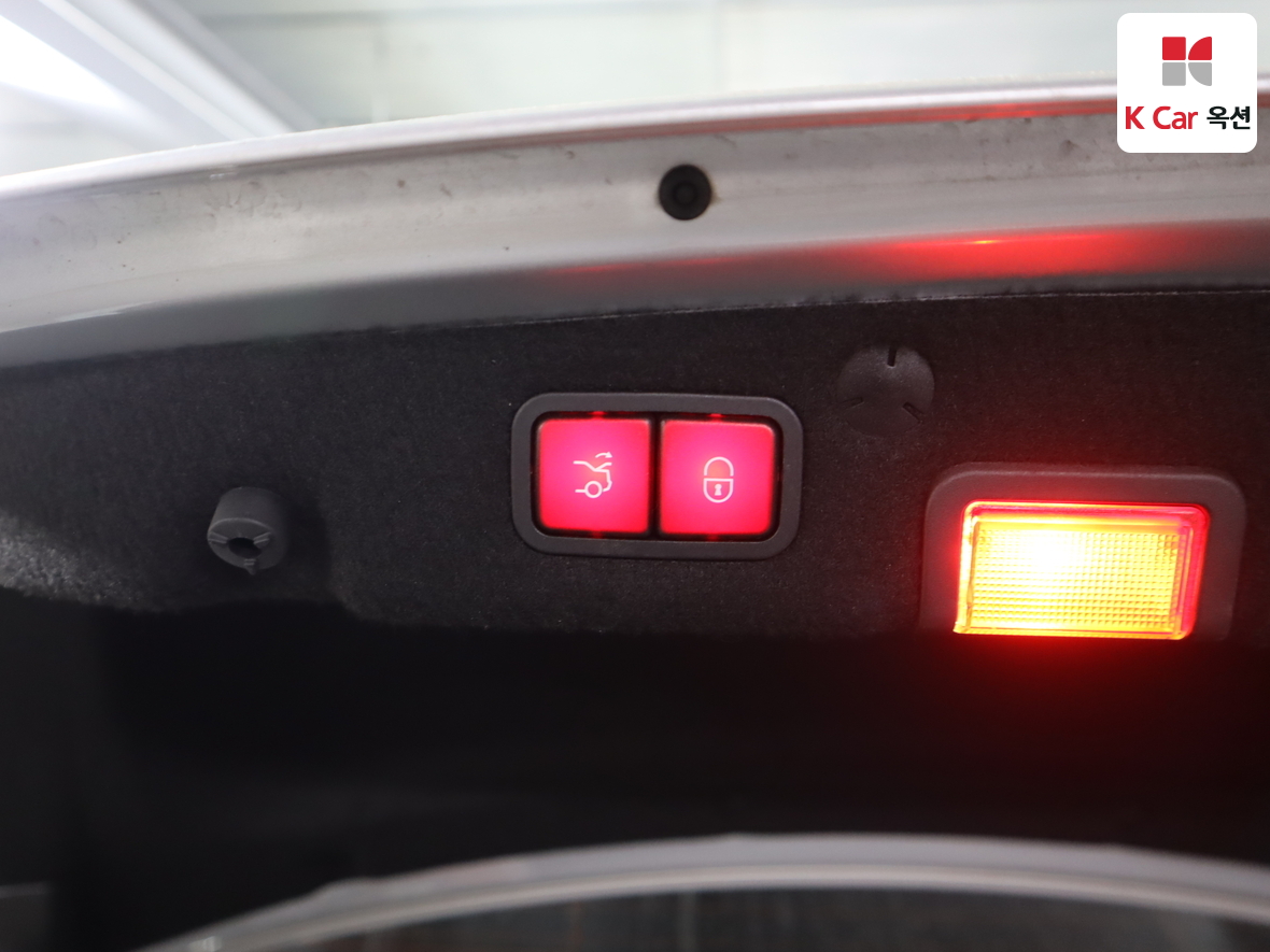 Mercedes-Benz C-Class 2016 - Image 29