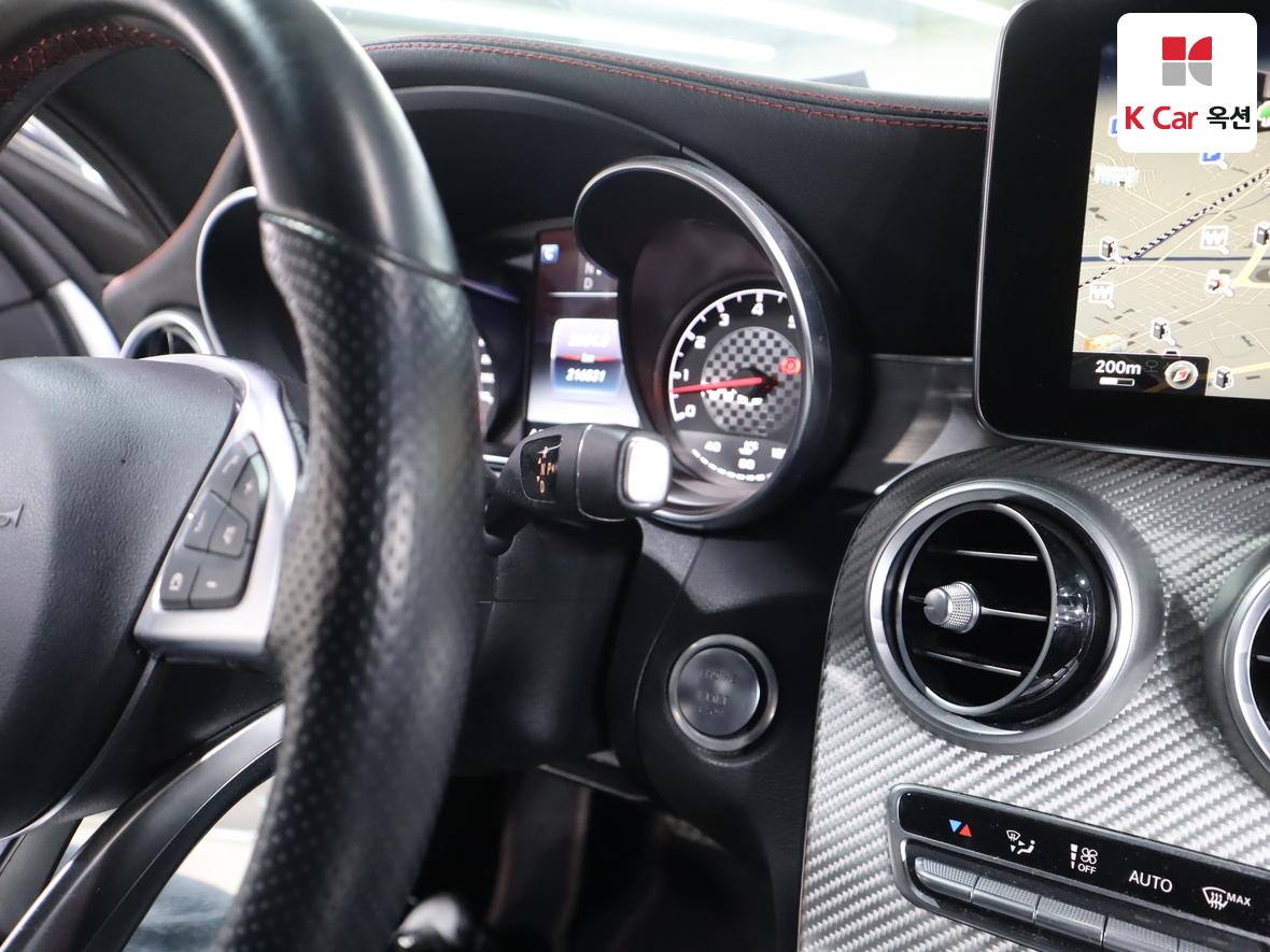 Mercedes-Benz C-Class 2016 - Image 11