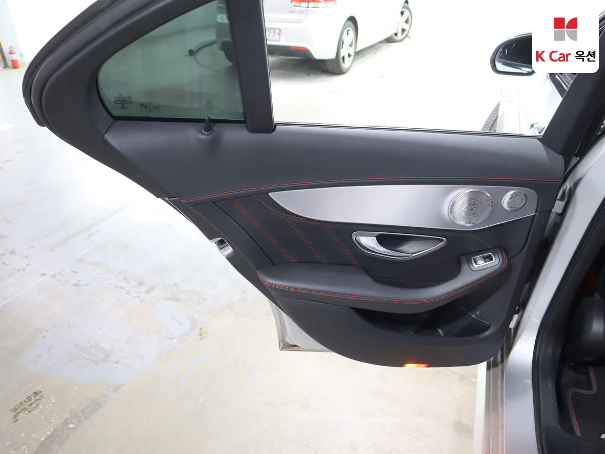 Mercedes-Benz C-Class 2016 - Image 25