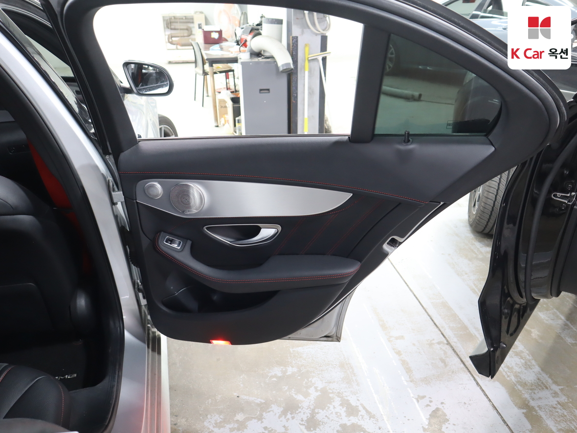 Mercedes-Benz C-Class 2016 - Image 30