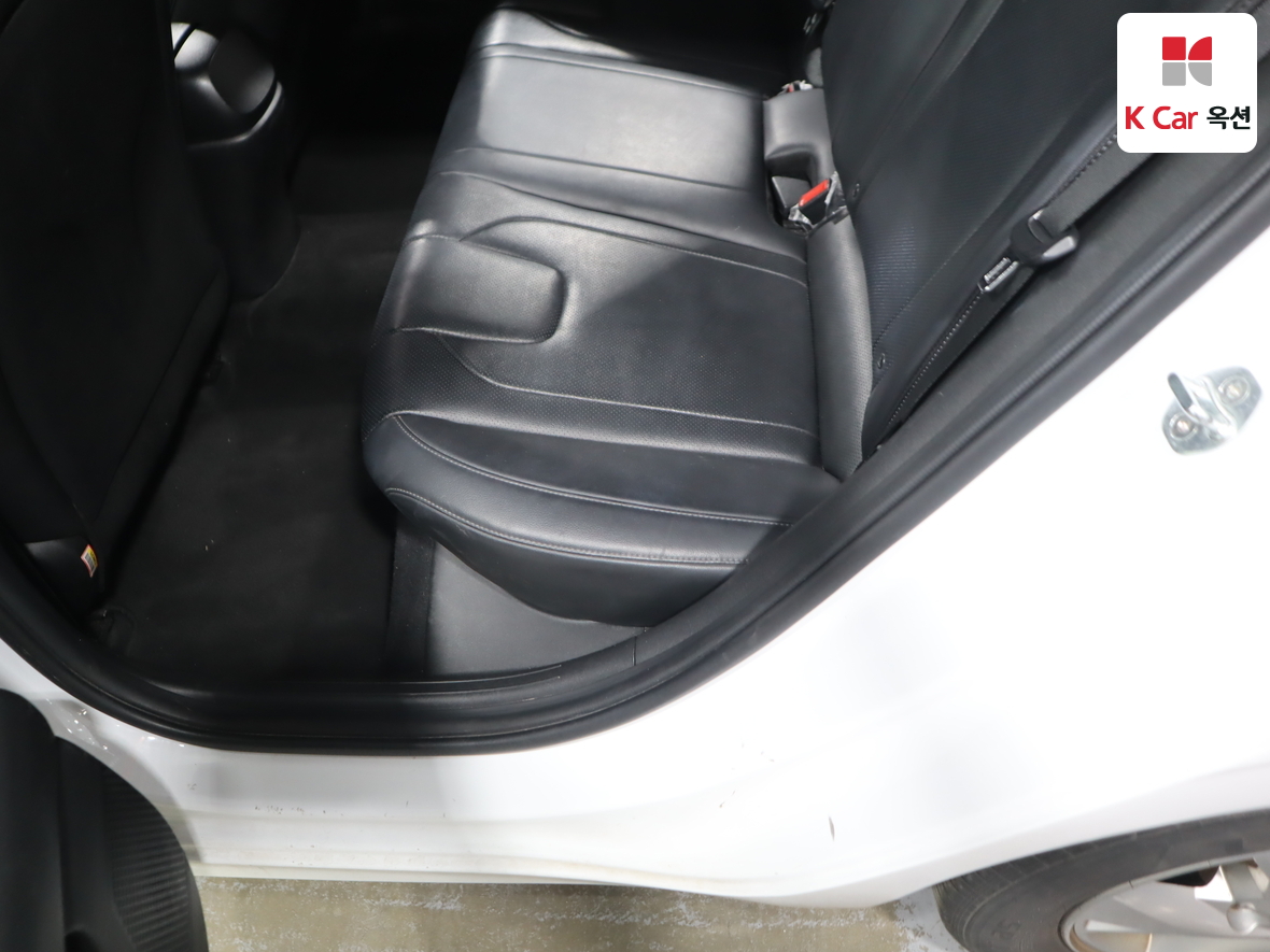 هيونداي إلانترا 2021 - صورة 24