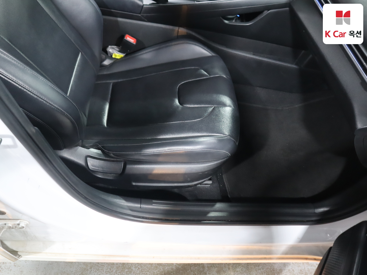 هيونداي إلانترا 2021 - صورة 30