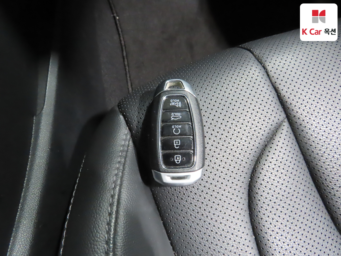 Hyundai Elantra 2022 - Image 17