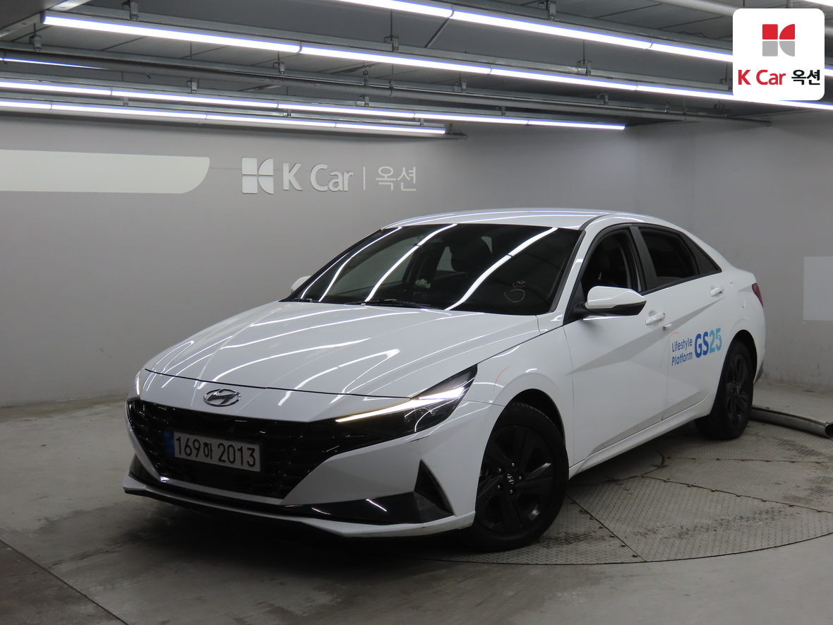 Hyundai Elantra 2022 - Image 1