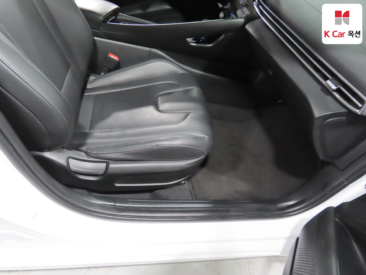 Hyundai Elantra 2022 - Image 29