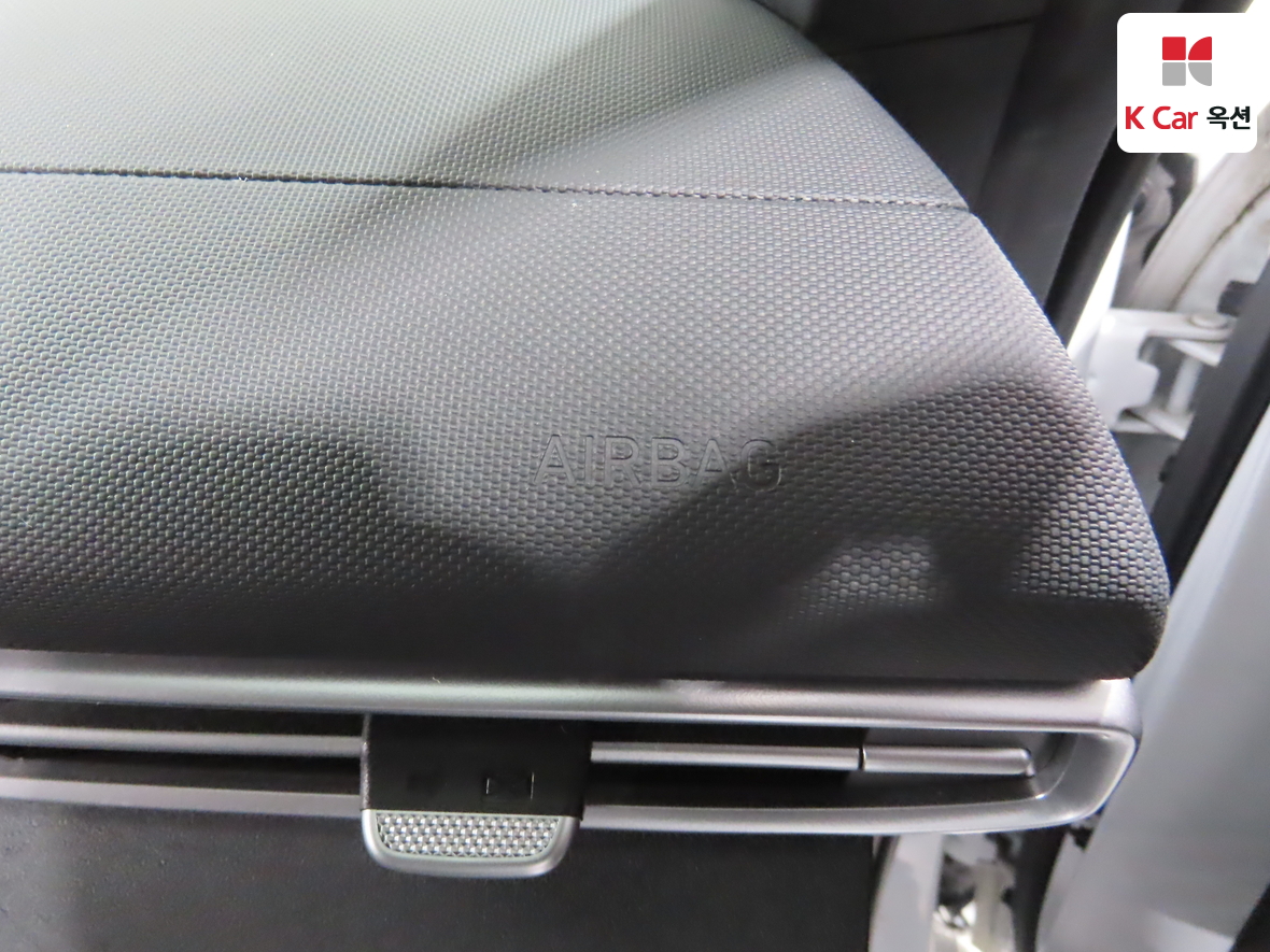 Hyundai Elantra 2022 - Image 30