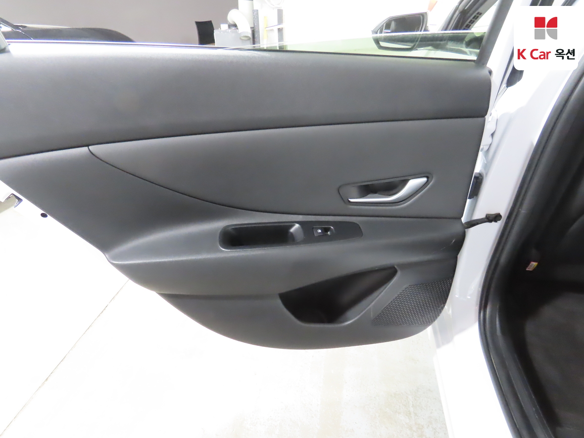 Hyundai Elantra 2022 - Image 22