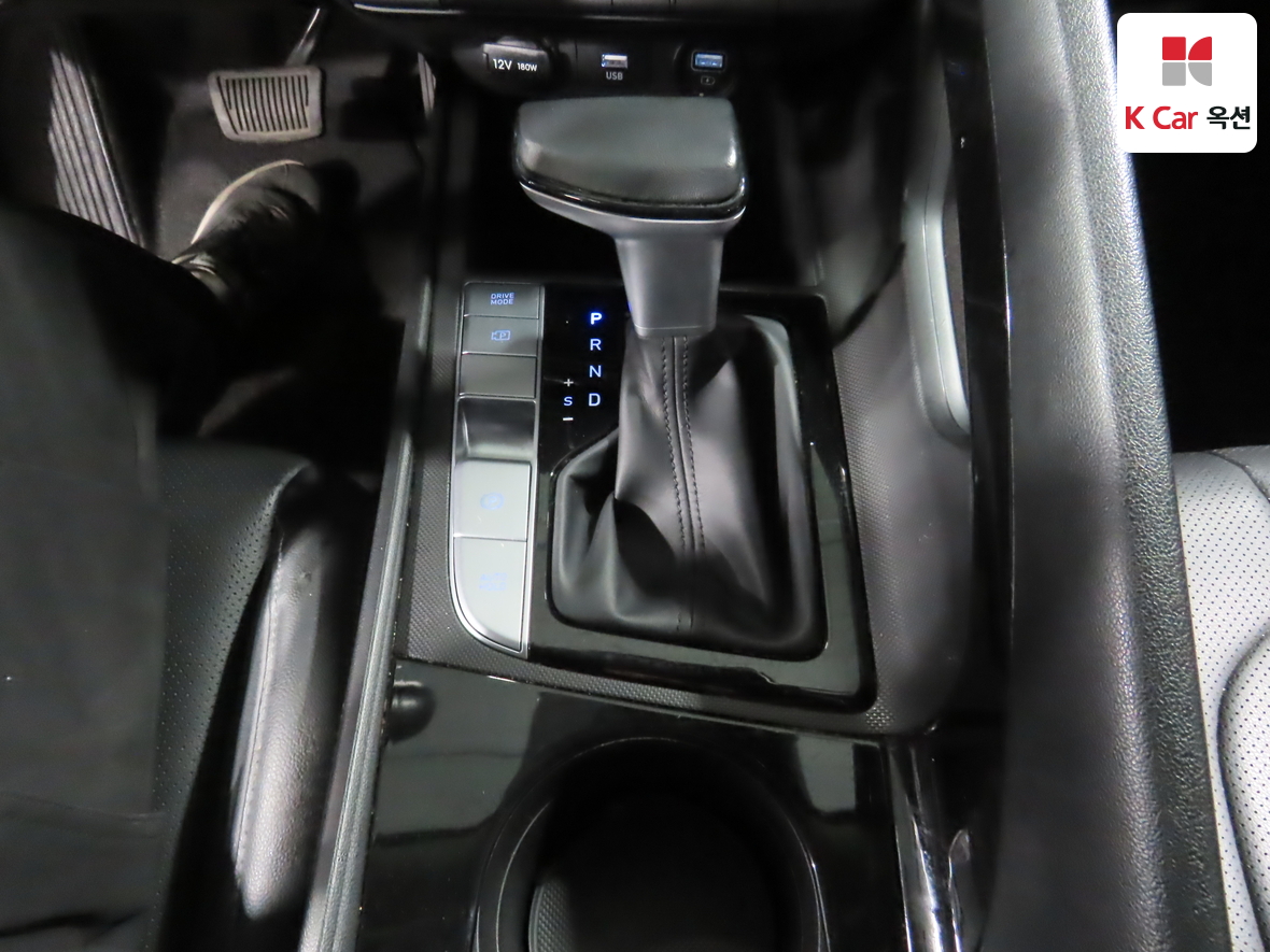 Hyundai Elantra 2022 - Image 16