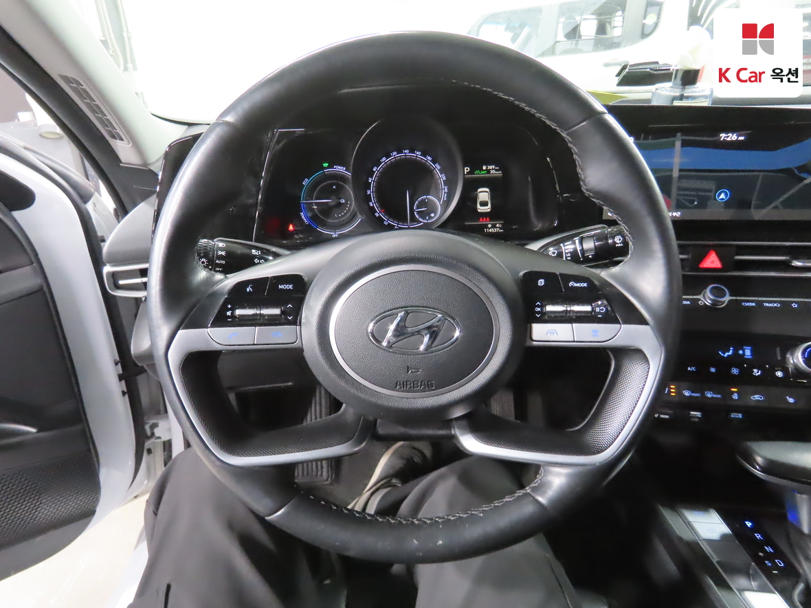Hyundai Elantra 2022 - Image 10