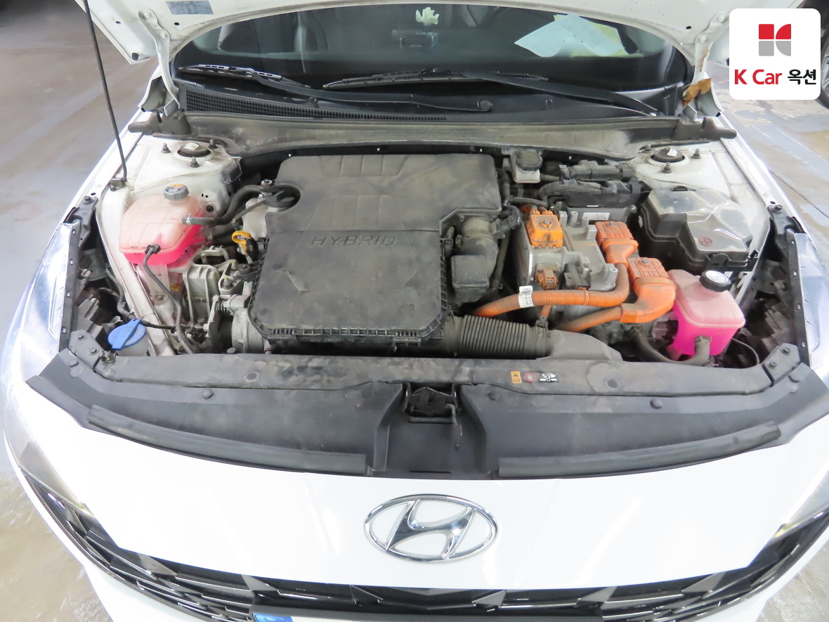 Hyundai Elantra 2022 - Image 31