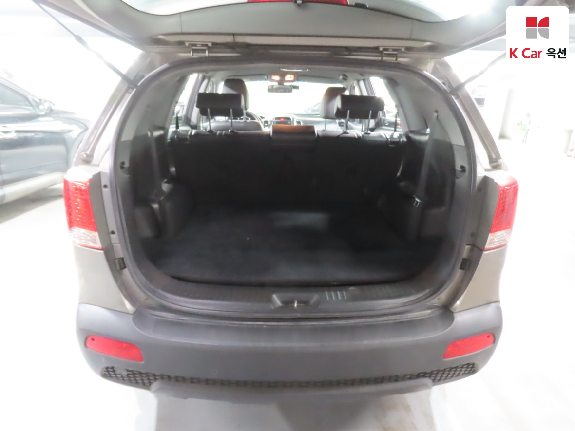 Kia Sorento 2010 - Image 25