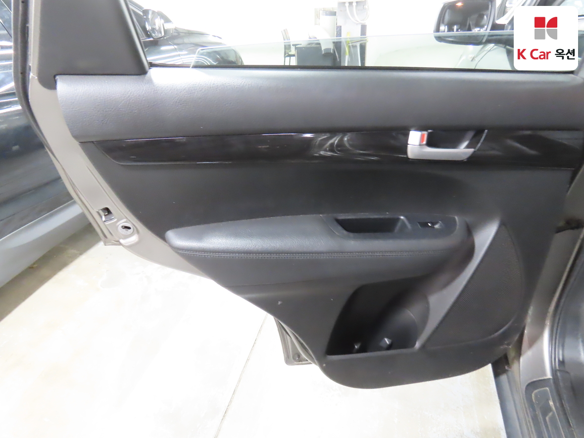 Kia Sorento 2010 - Image 22