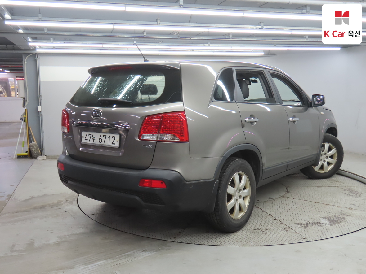 Kia Sorento 2010 - Image 2