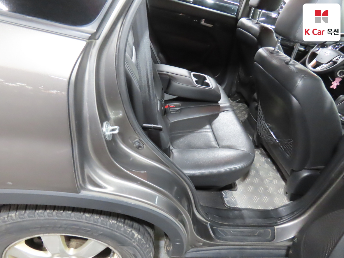 Kia Sorento 2010 - Image 28