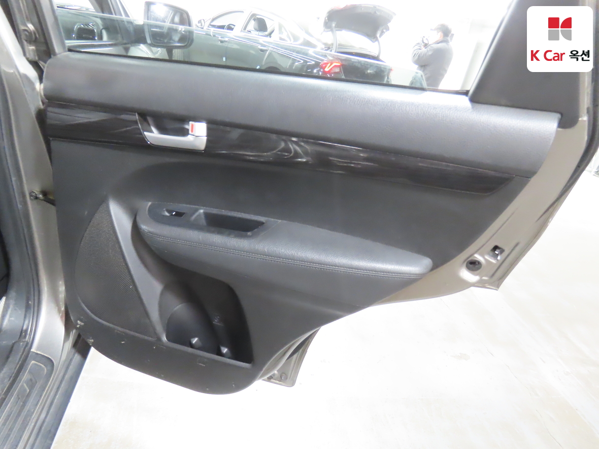 Kia Sorento 2010 - Image 27