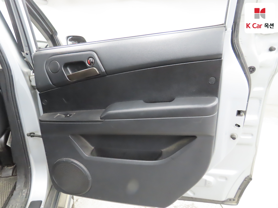 KG Mobility Korando Sports 2014 - Image 25