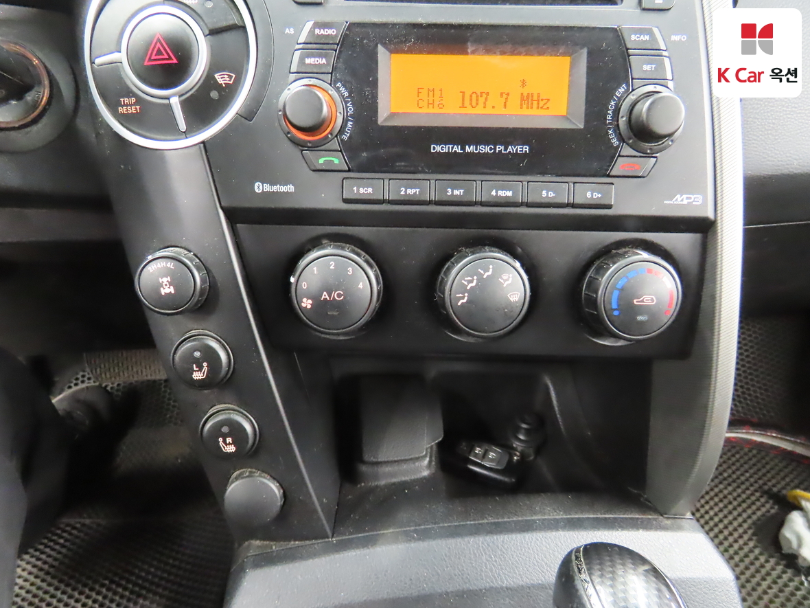 KG Mobility Korando Sports 2014 - Image 15