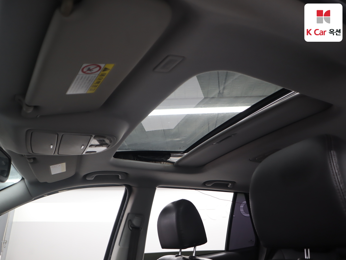 Hyundai Santa Fe 2011 - Image 22