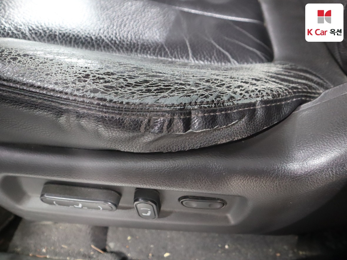 Hyundai Santa Fe 2011 - Image 20