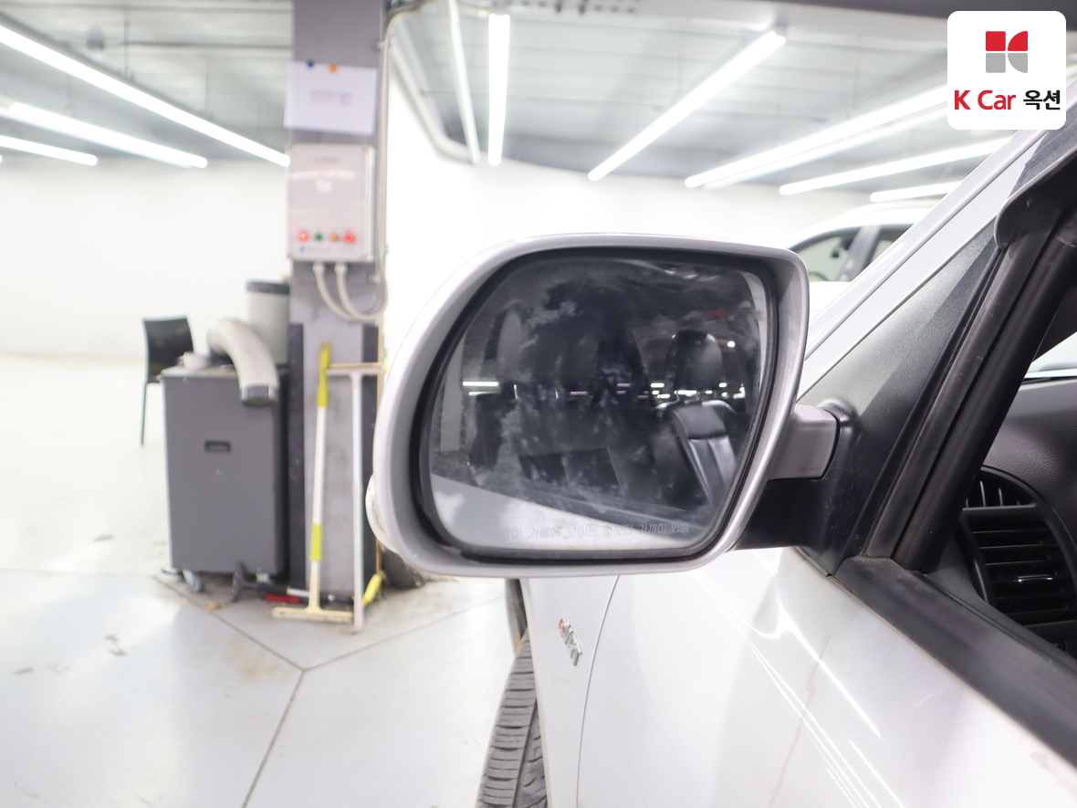 Hyundai Santa Fe 2011 - Image 24