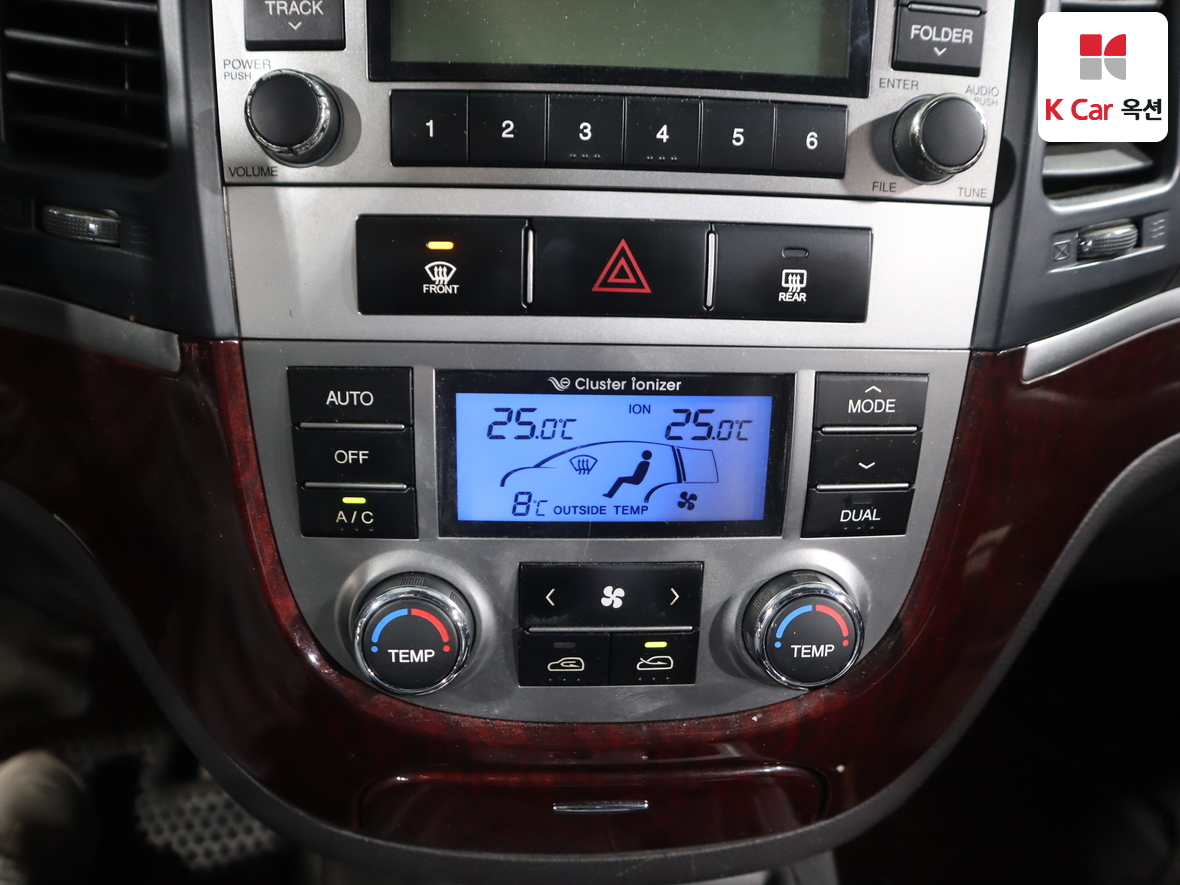 Hyundai Santa Fe 2011 - Image 16