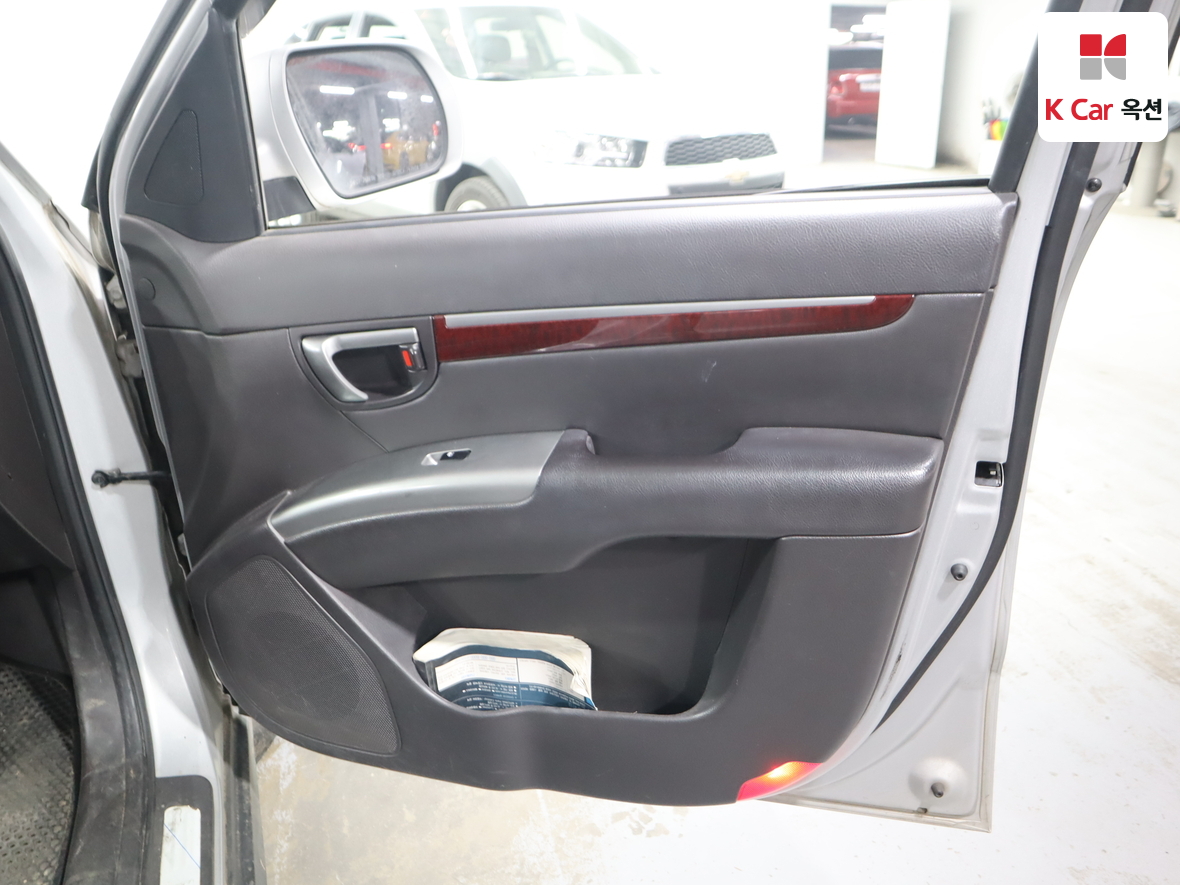 Hyundai Santa Fe 2011 - Image 33