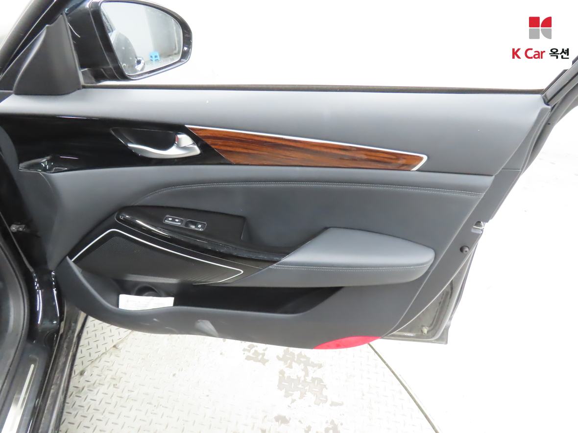 Kia K7 2016 - Image 27