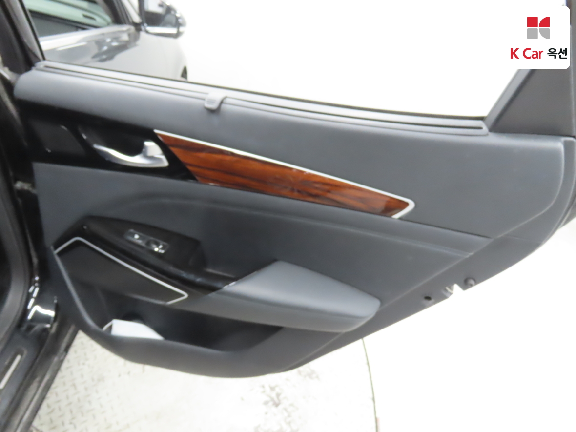 Kia K7 2016 - Image 25