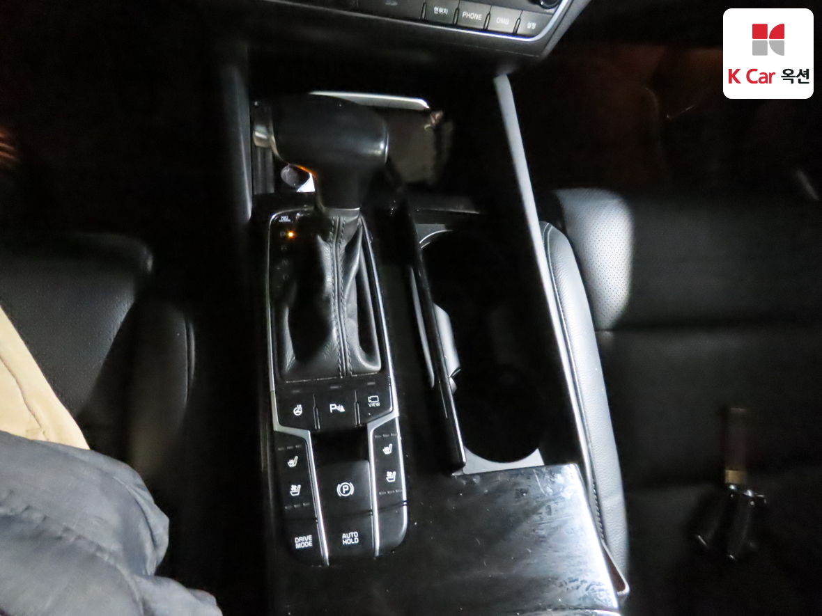 Kia K7 2016 - Image 16